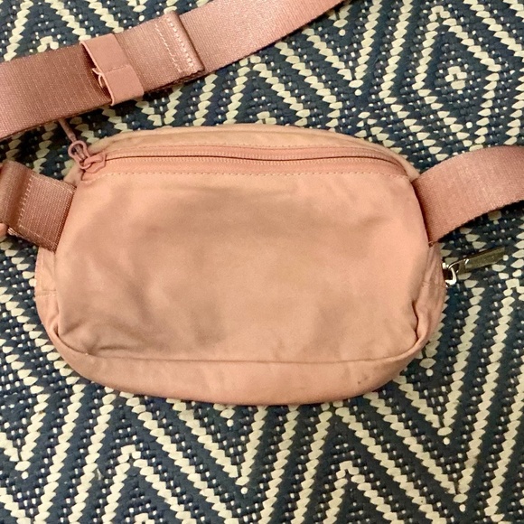Lululemon Belt Bag Pink Pastel - Picture 2 of 5